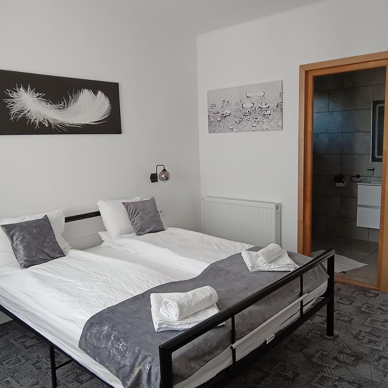 Check-In Kaya Hotel Sibiu Luaran gambar